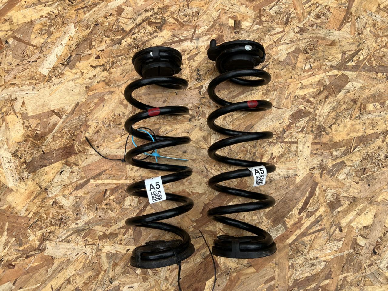 пружина задняя Honda CR-V 6 поколение 2025, 1.5 л., L15B, бензин, вариатор, внедорожник 5 дв., 524413A0 - фото №1