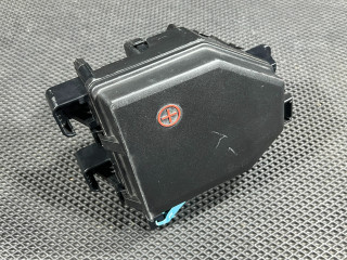 блок предохранителей Genesis G70 1 поколение 2019, 2.0 л., G4KL, бензин, АКПП, седан, 18890-09450, 91205-G9761