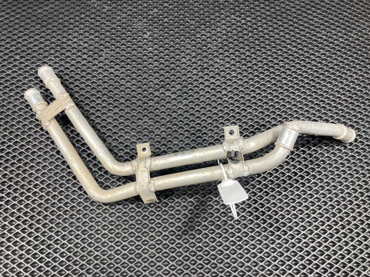 трубка охлаждающей жидкости Porsche Cayenne 955 2006, 4.5 л., M 48.00, бензин, АКПП, внедорожник 5 дв., 7L5122073B, 7L5121065A - фото №1