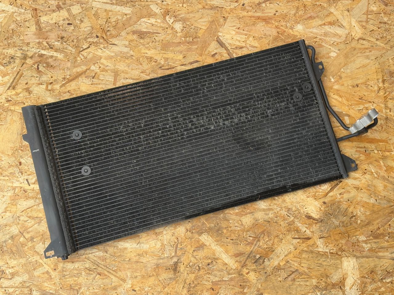 радиатор кондиционера Audi Q7 4L 2007, 4.2 л., BAR, бензин, внедорожник 5 дв., 4L0260401A, 4L0260401 - фото №1