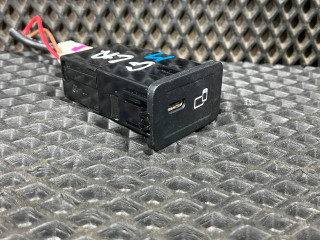 разъем AUX / USB Mercedes-Benz CLA-Класс C118 2021, 2.0 л., бензин, АКПП, A2478203802