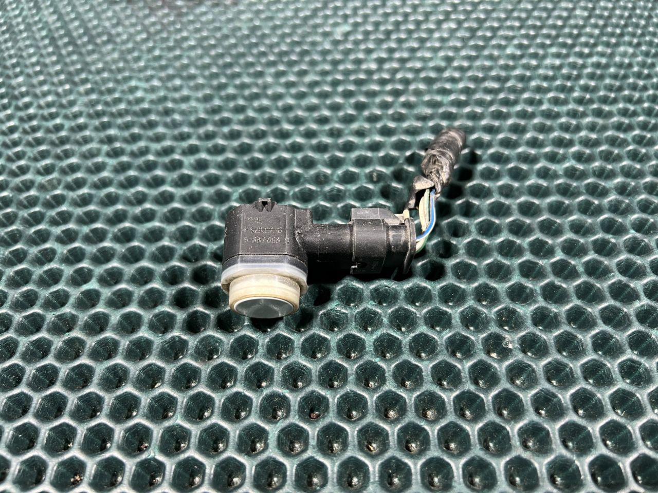 датчик парктроника Jaguar XE 1 поколение X760 2017, 3.0 л., AJ 126, бензин, АКПП, седан, LR010927, 9G92-15K859-AB, C2P20705, JDE28658, JDE9077, LR038084 - фото №1