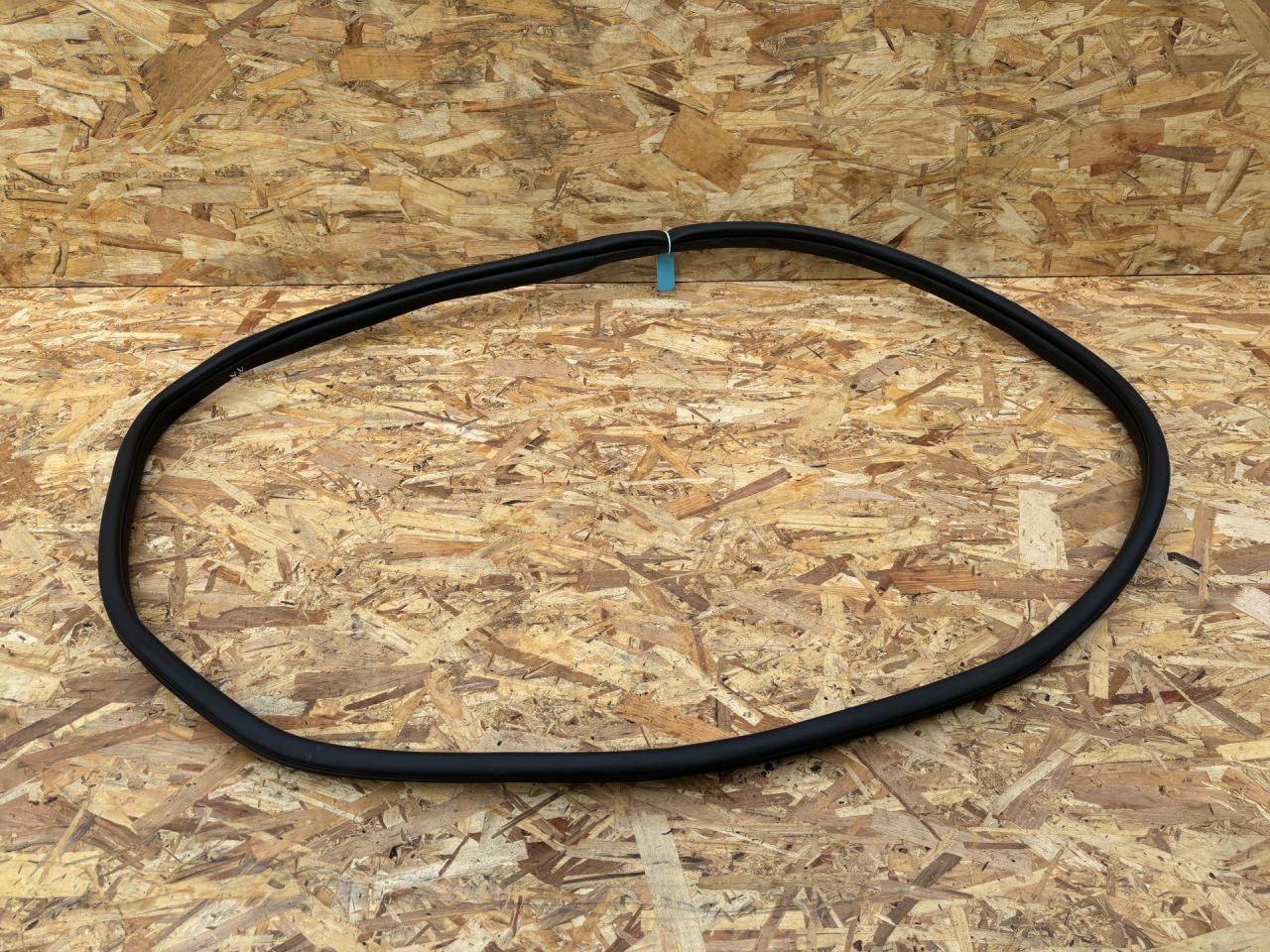 уплотнитель двери Kia K5 3 поколение 2022, 1.6 л., G4FP, бензин, АКПП, седан, 83120L3000 - фото №1