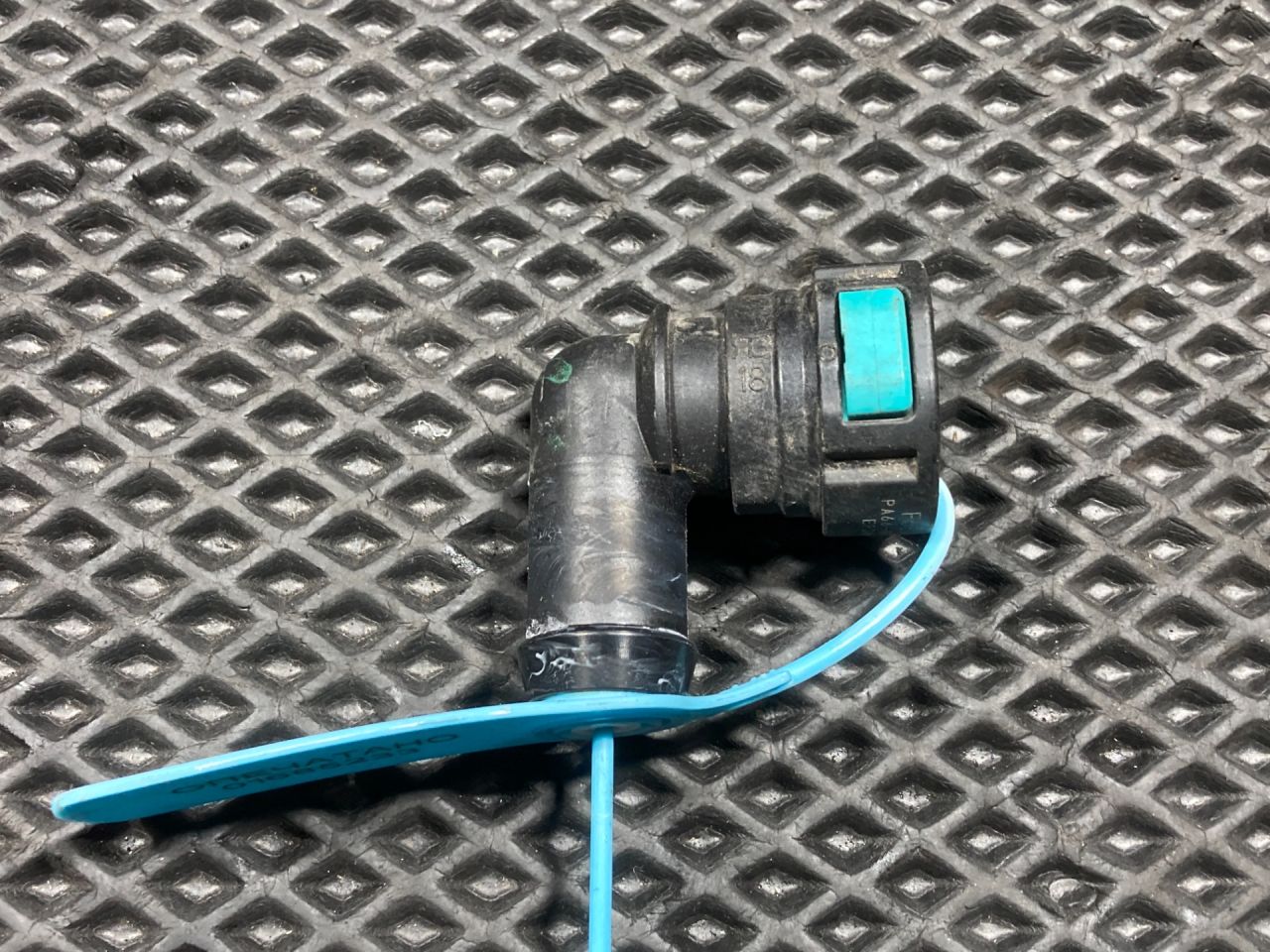 патрубок (трубопровод, шланг) Jaguar F-Pace 1 поколение X761 2018, АКПП, внедорожник 5 дв., PA66GF30 - фото №1