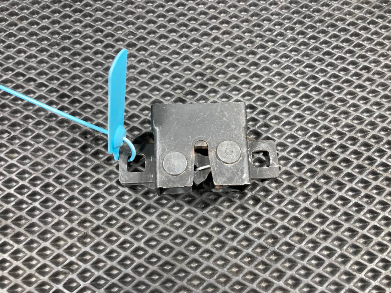 замок капота Jaguar XE 1 поколение 2016, 5.0 л., 508PN, бензин, АКПП, седан, FPS500020, 5H2216700BE, C2Z32581, LR173840, LR138825, LR001766, LR006268, LR007600, LR050992, LR065339 - фото №1