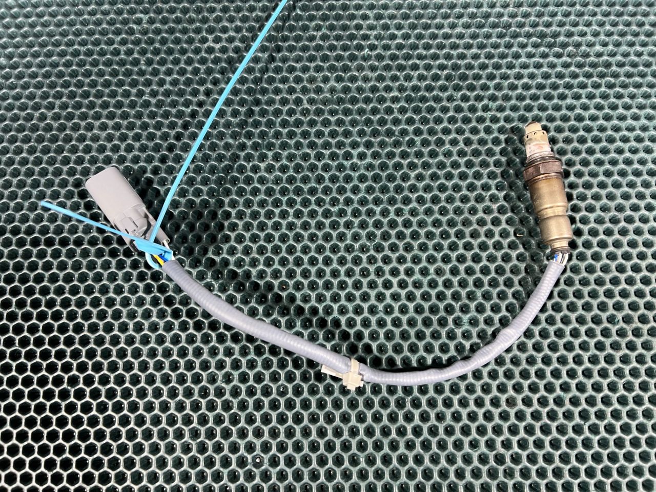 лямбда-зонд Chevrolet Trax 2 поколение 2024, 1.2 л., бензин, АКПП, внедорожник 5 дв., 55506886 - фото №1