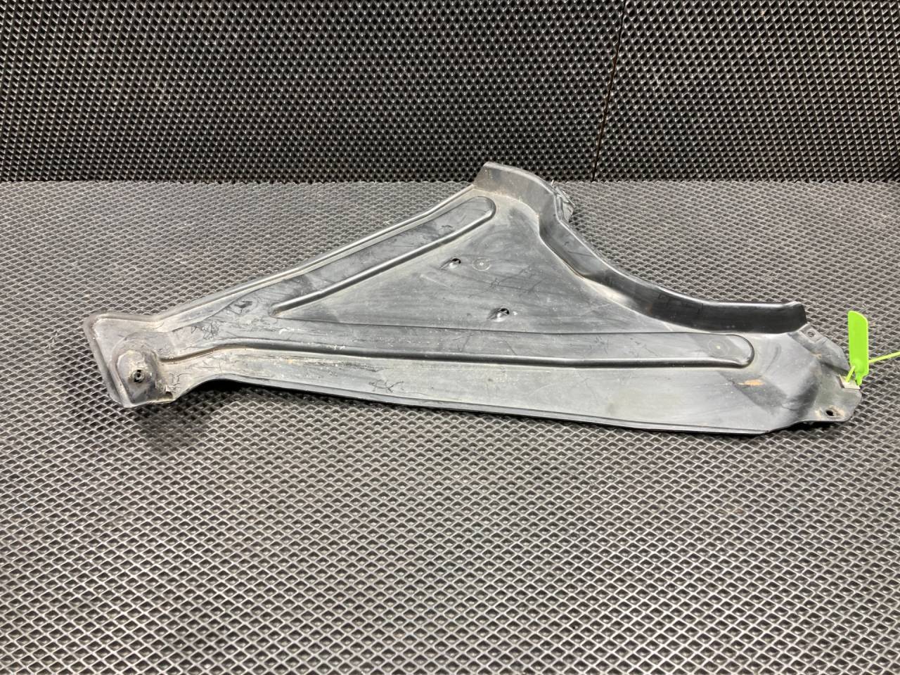 защита днища Audi Q7 4M 4MB 2017, 3.0 л., CREC, бензин, АКПП, внедорожник 5 дв., 4M0825219E, 4M0825219D, 4M0825219F - фото №1