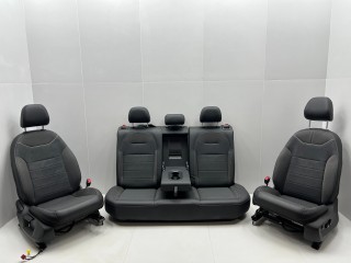 салон (комплект сидений) Volkswagen Taos 1 поколение 2023, 1.5 л., DNKA, бензин, АКПП, внедорожник 5 дв.