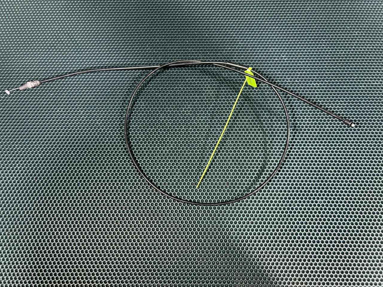 трос капота Mercedes-Benz GLB-Класс 1 поколение 2020, 2.0 л., бензин, АКПП, внедорожник 5 дв., A1778803200 - фото №1