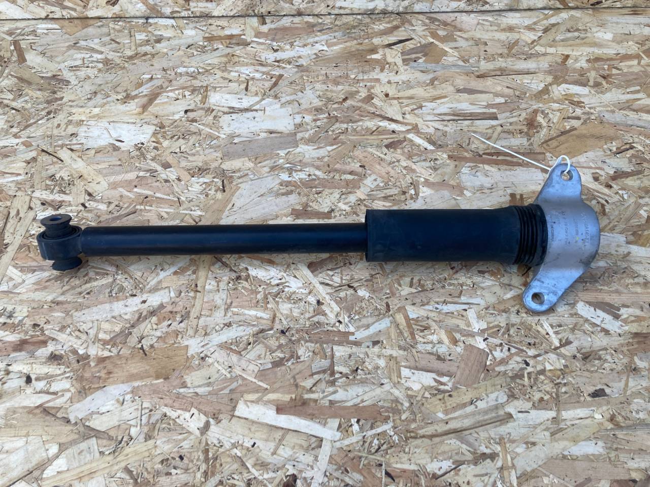 амортизатор задний Jaguar XE 1 поколение 2015, 3.0 л., бензин, АКПП, GX6318A145XX, T4N16943 - фото №1