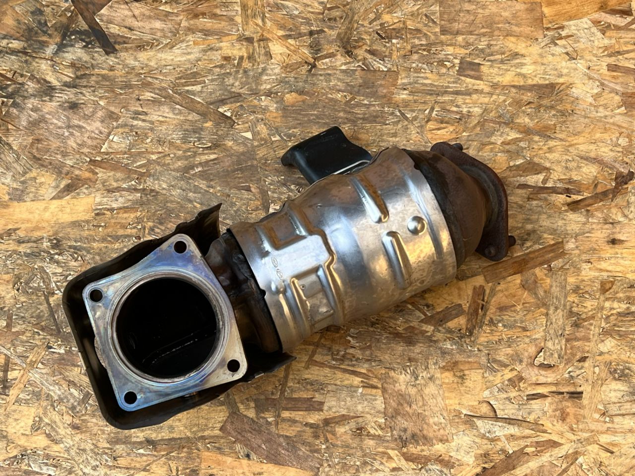 катализатор Genesis G70 1 поколение 2019, 2.0 л., G4KL, бензин, АКПП, седан, 285302C910 - фото №1