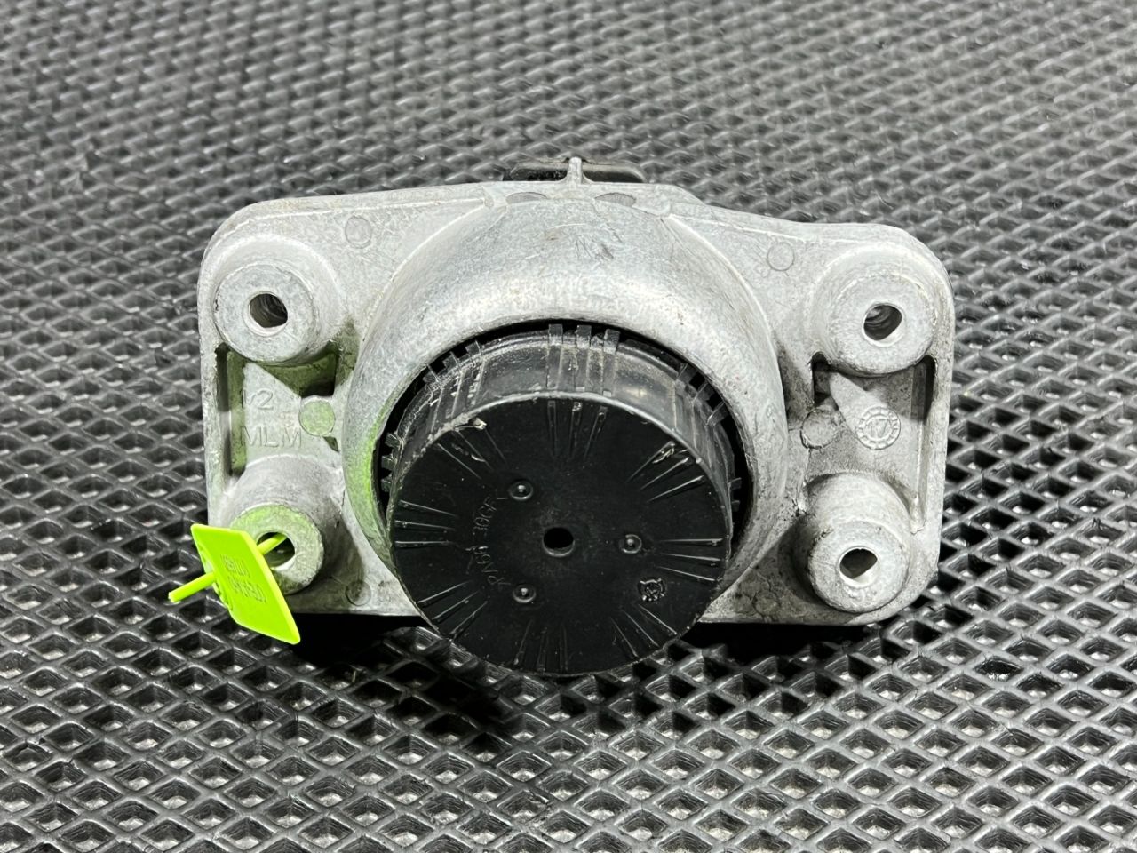 подушка крепления двигателя Land Rover Range Rover Sport 2 поколение 2017, 5.0 л., 508PS, бензин, АКПП, внедорожник 5 дв., CPLA6A003BF, LR039598, LR051515, LR054850, LR056882, LR179381 - фото №1