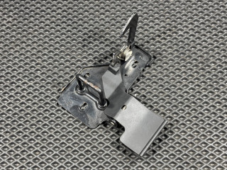 захватный крюк капота Audi Q7 4L 2008, 4.2 л., BAR, бензин, АКПП, внедорожник 5 дв., 4L0823480