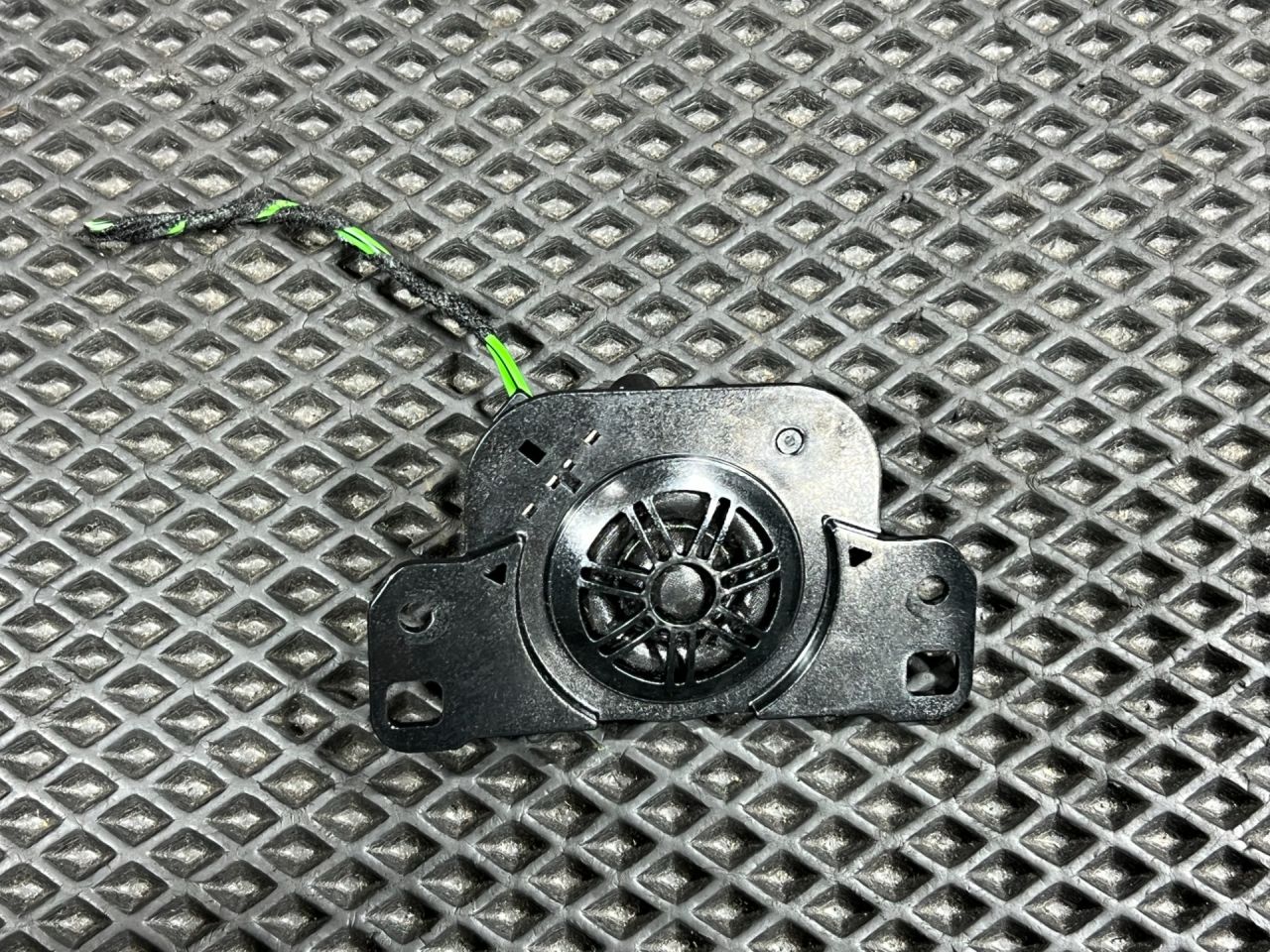 динамик торпедо Audi A6 C8 2018, 3.0 л., бензин, АКПП, седан, 4N0035399H - фото №1