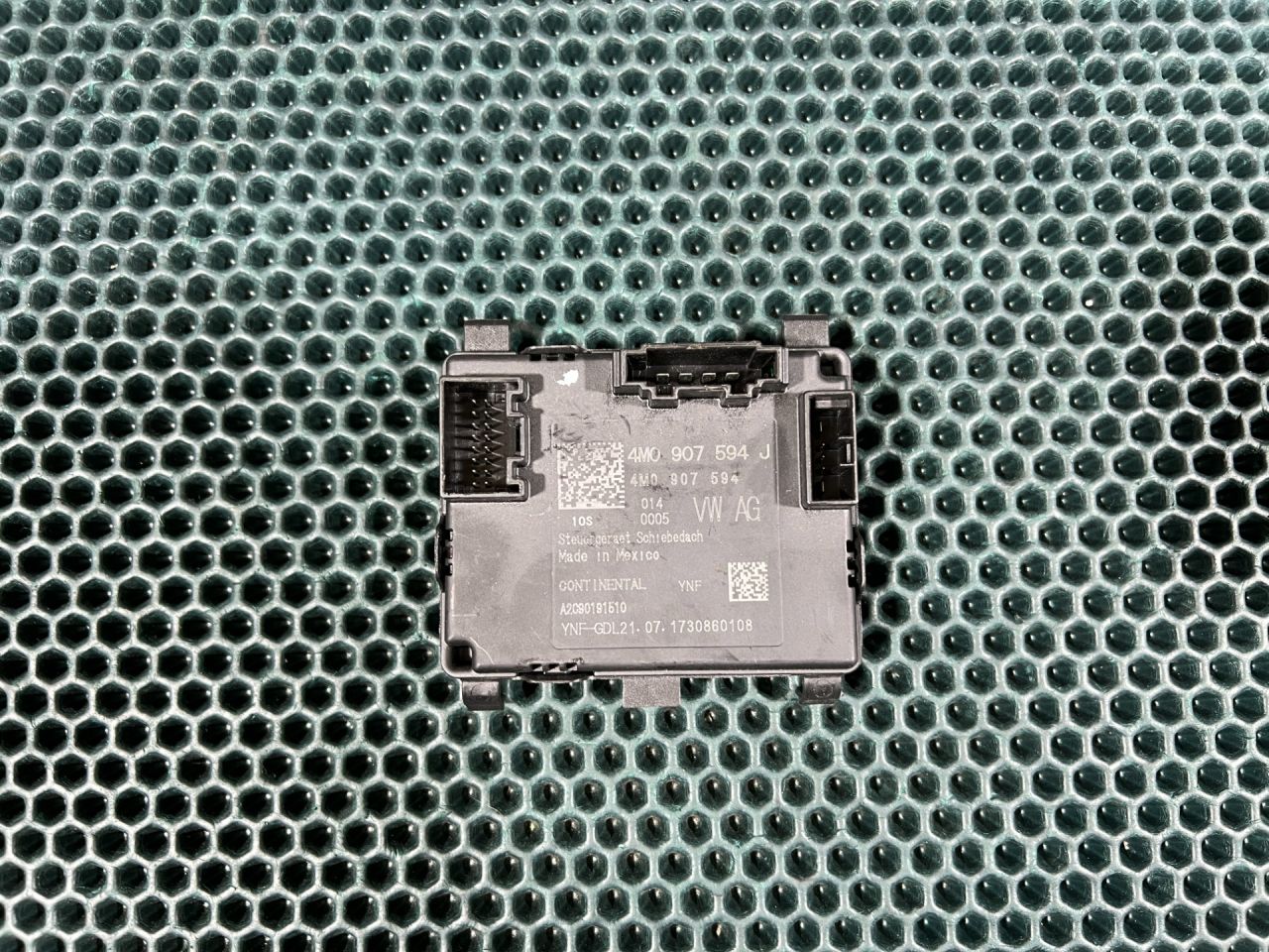 блок управления крышей / люком Audi A6 C8 2018, 3.0 л., бензин, АКПП, седан, 4M0907594J - фото №1