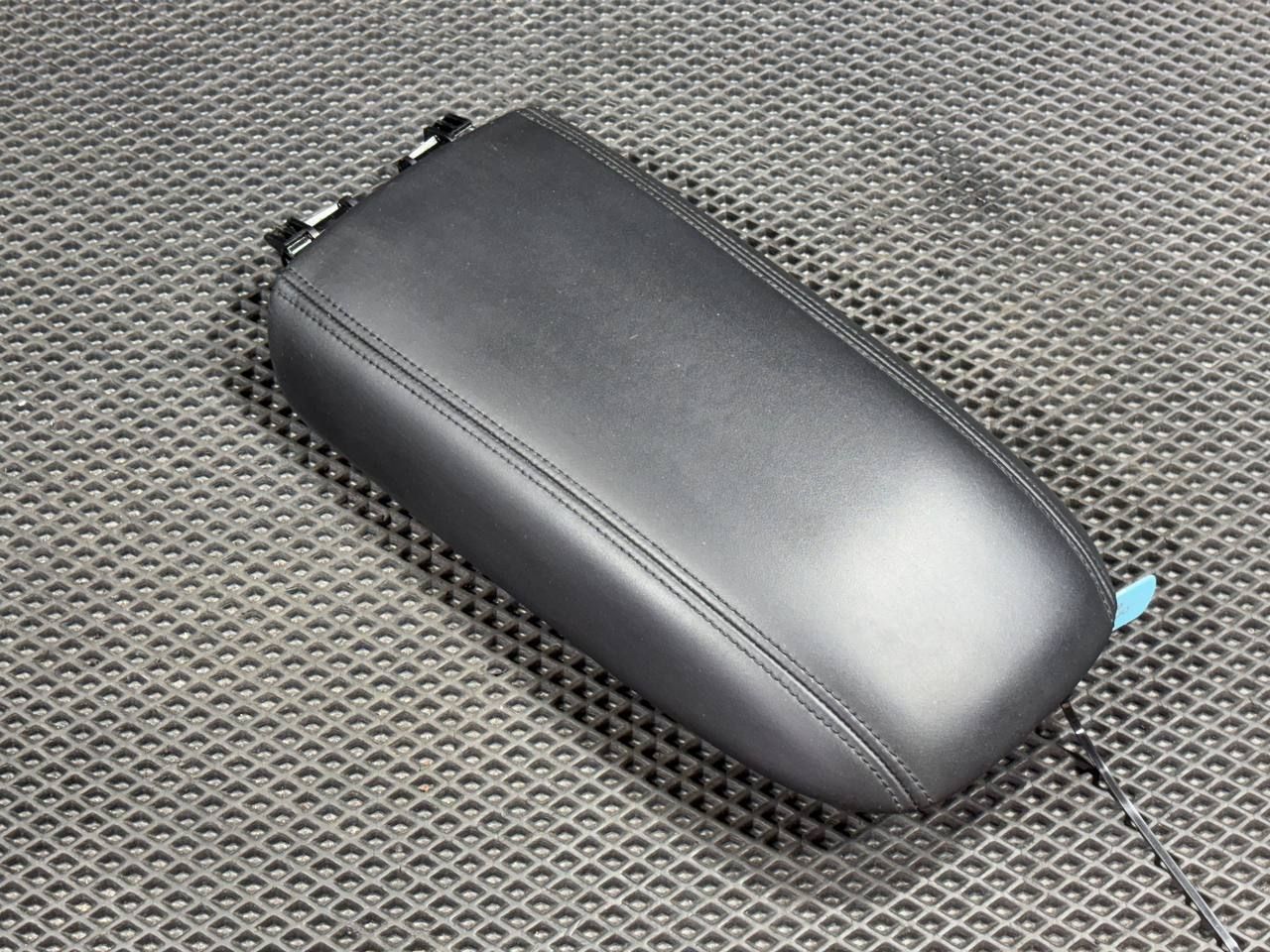 консоль салона Ford Bronco Sport 1 поколение 2021, 1.5 л., бензин, АКПП, внедорожник 5 дв., M1PB-S045M62-A, LX6T14B079XDE - фото №1