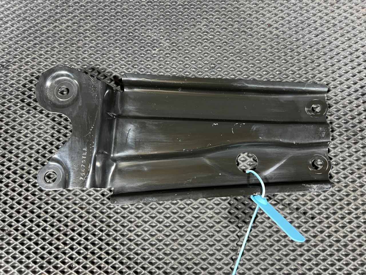 защита днища Honda CR-V 6 поколение 2025, 1.5 л., L15B, бензин, АКПП, внедорожник 5 дв., 74675TLA - фото №1