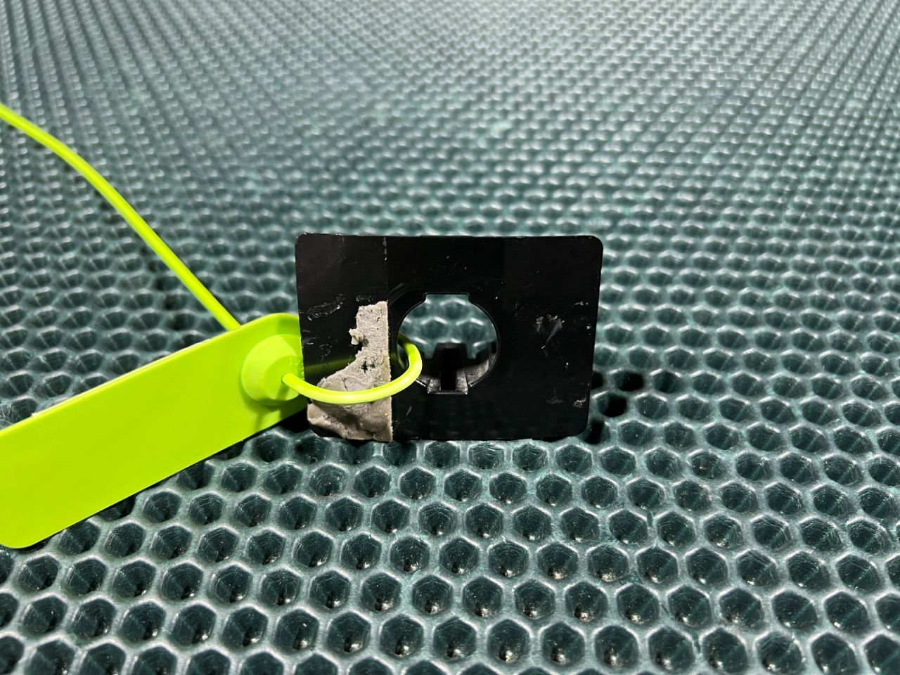 крепление парктроника Audi A8 D4/4H 2012, 4.2 л., CDRA, бензин, АКПП, седан, 4H0919330A - фото №1