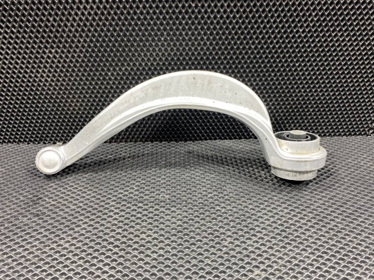 рычаг передний левый Audi A8 D4/4H 2012, 4.2 л., CDRA, бензин, АКПП, седан, 4H0407693F - фото №1
