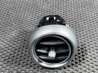 дефлектор обдува салона Mercedes-Benz C-Класс W205 [рестайлинг] 2019, 3.0 л., M 276.824, бензин, A2058304000