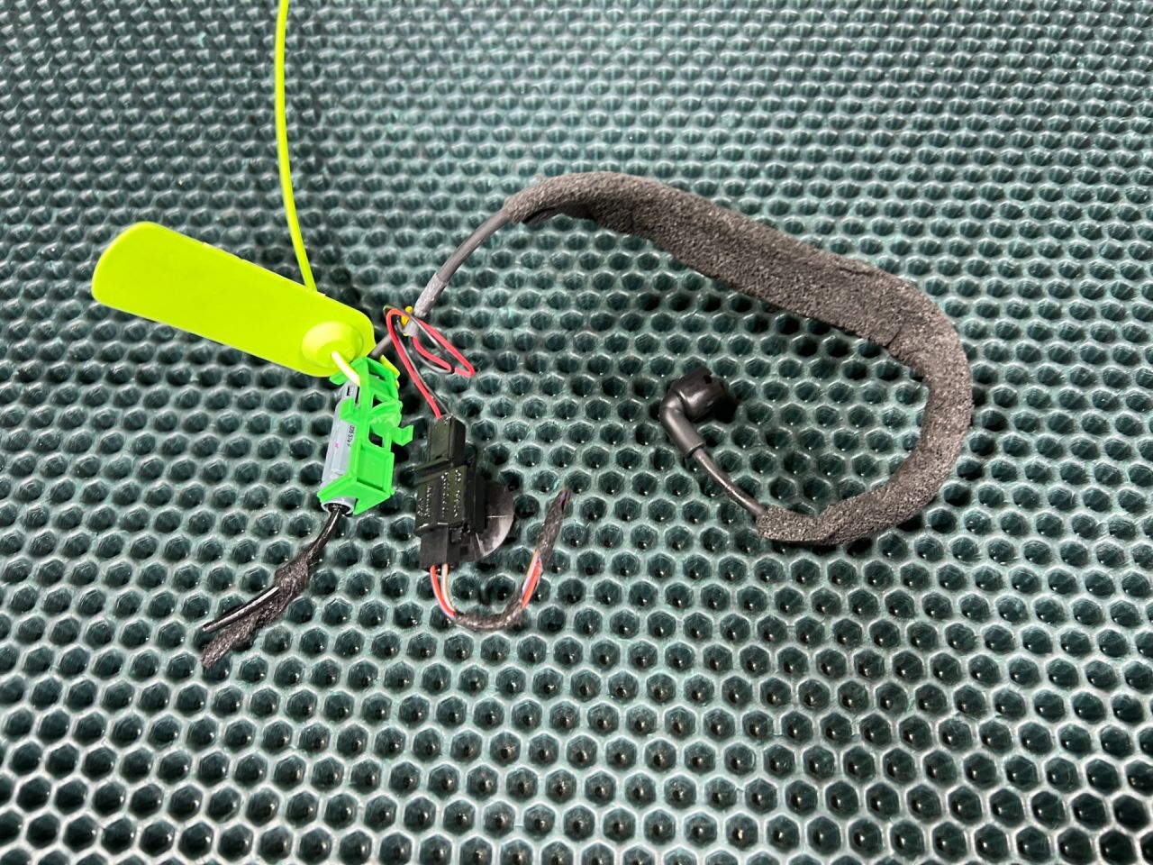 камера заднего вида Audi A8 D4/4H 2010, 4.2 л., CDRA, бензин, АКПП, седан, 8K0980551B - фото №1