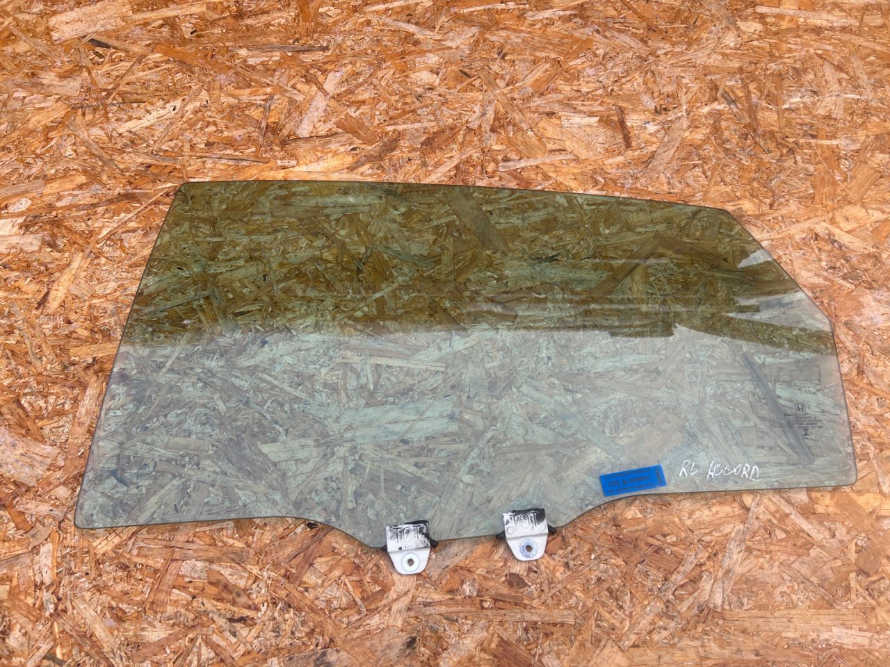 стекло двери задней левой Honda Accord 11 поколение 2025, 1.5 л., L15B, бензин, вариатор, седан, 73450TVAA12 - фото №1