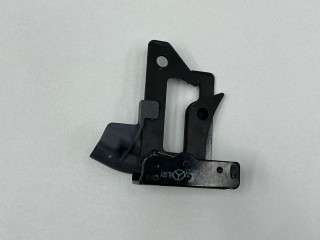 захватный крюк капота Mercedes-Benz C-Класс W205/S205/C205 2016, 2.0 л., M 274.920, бензин, АКПП, седан, A2188800064