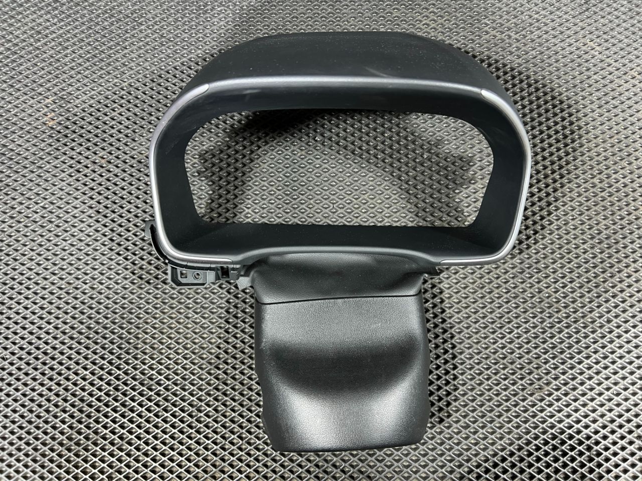 кожух рулевой колонки Hyundai Tucson 4 поколение 2024, 2.5 л., G4KN, бензин, АКПП, внедорожник 5 дв., 84850-CW010, 84830-CW010 - фото №1