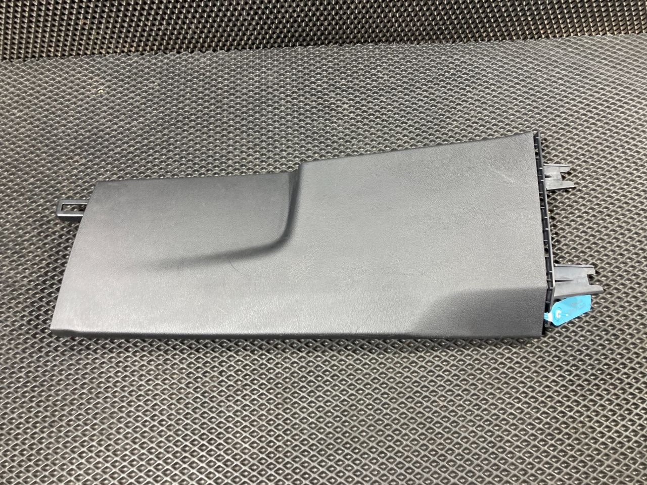 пластик Volkswagen Taos 1 поколение 2021, 1.5 л., DNK, бензин, АКПП, внедорожник 5 дв., 2GJ867239 - фото №1