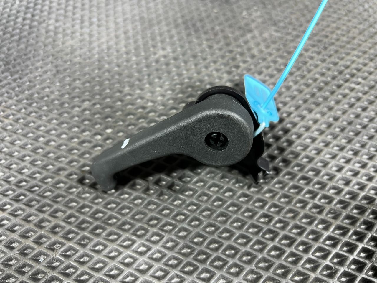 ручка открывания капота Hyundai Tucson 4 поколение 2024, 2.5 л., G4KN, бензин, АКПП, внедорожник 5 дв., 811812B000 - фото №1