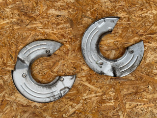 защитный кожух тормозного механизма Jaguar XE 1 поколение X760 2017, 3.0 л., AJ 126, бензин, АКПП, седан, GX732C029AB, GX732C028AB, T2H3208, T2H3207