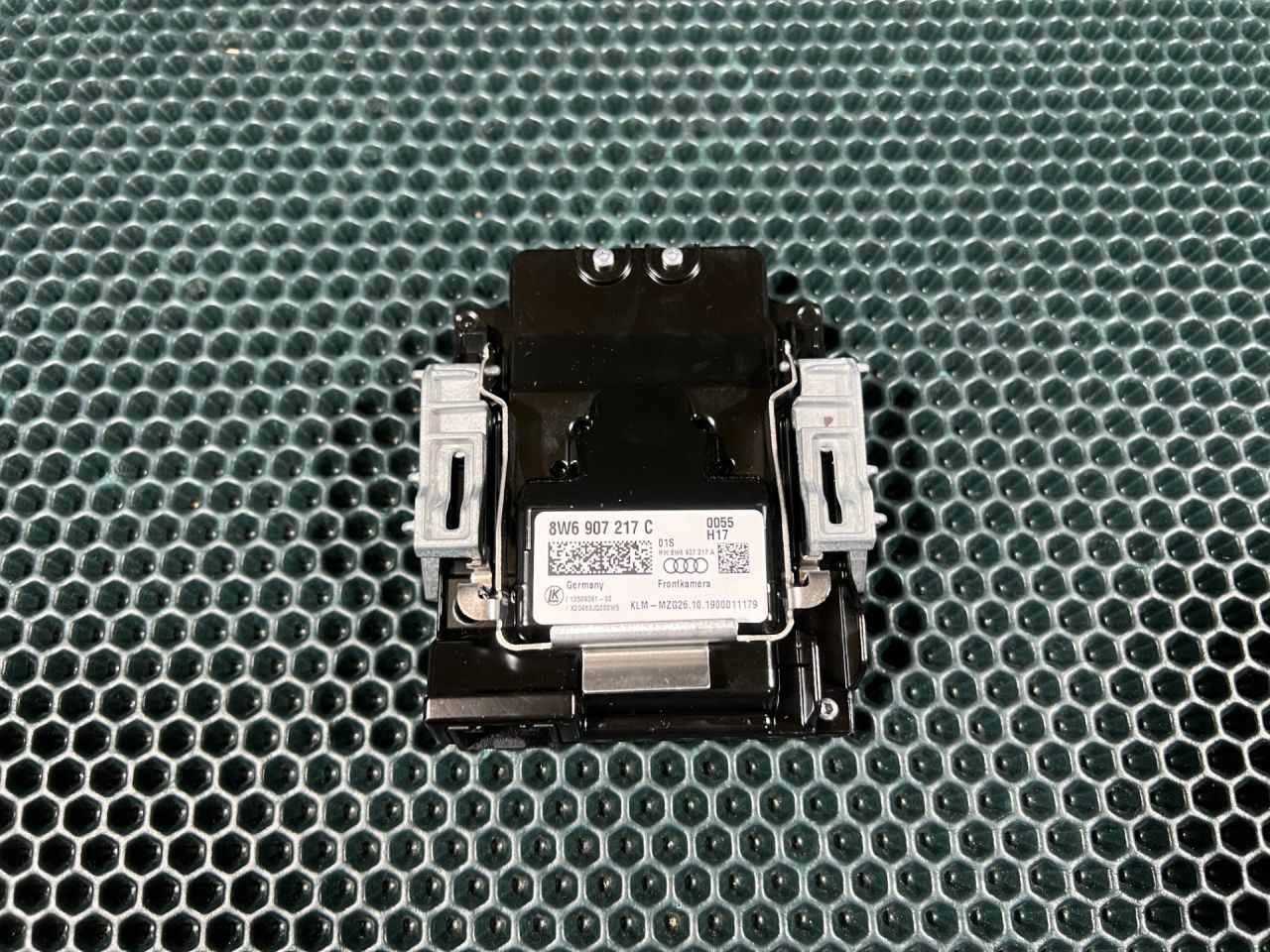 камера переднего обзора Audi A5 F5 2019, 2.0 л., CVKB, бензин, АКПП, лифтбэк, 8W6907217C - фото №1