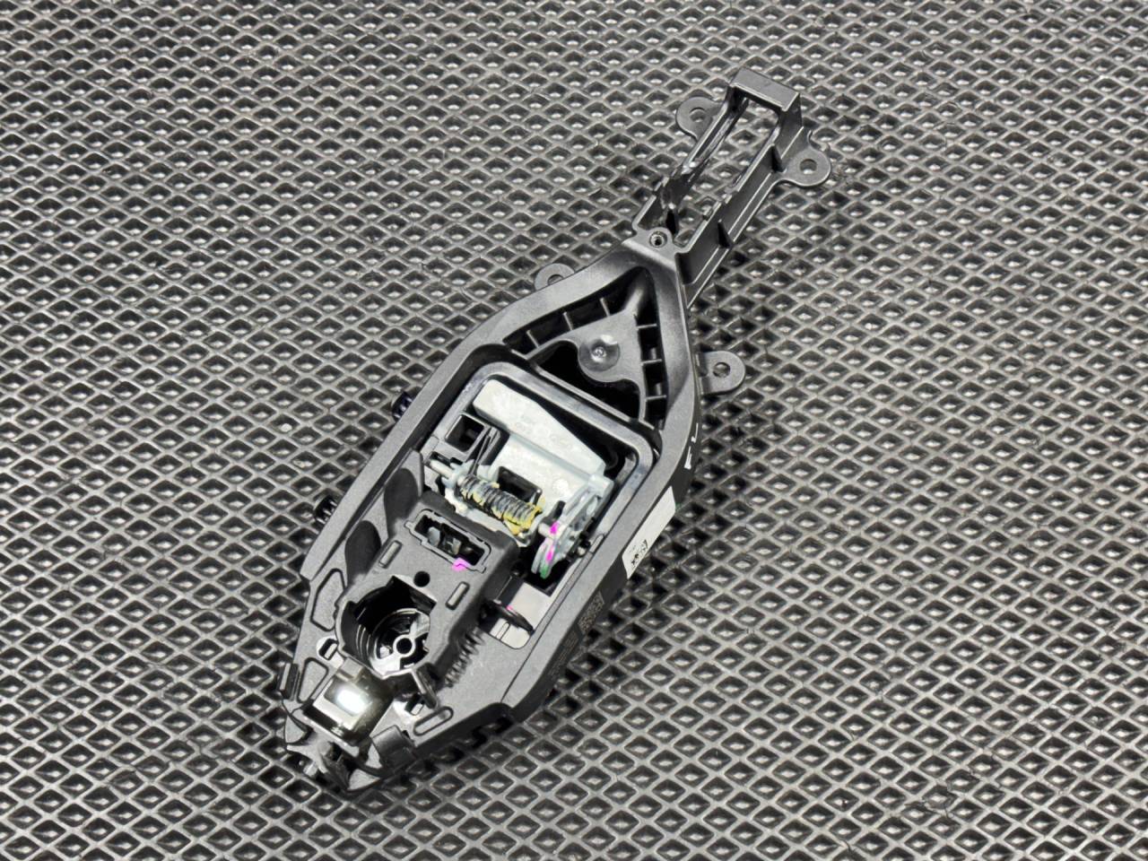 скелет ручки двери передней левой Ford Bronco Sport 1 поколение 2021, 1.5 л., бензин, АКПП, внедорожник 5 дв., LJ6B-S224A37-GE, LJ6B-S224A37, M1PBS219A65BJ - фото №1