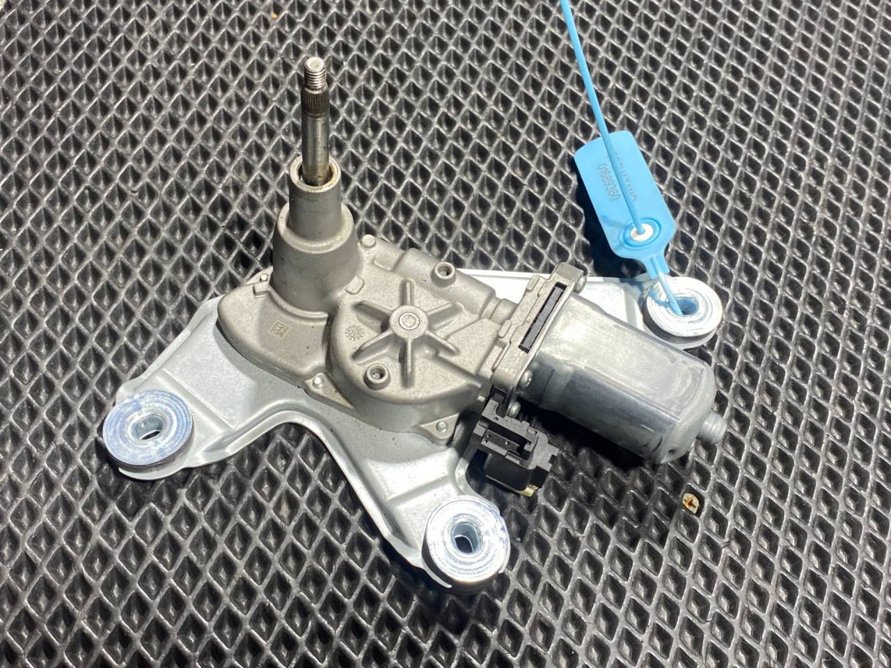 моторчик заднего стеклоочистителя (дворника) Jaguar F-Pace 1 поколение 2016, 3.0 л., AJ 126, бензин, АКПП, универсал, HK8317404AB, T4A1100 - фото №1