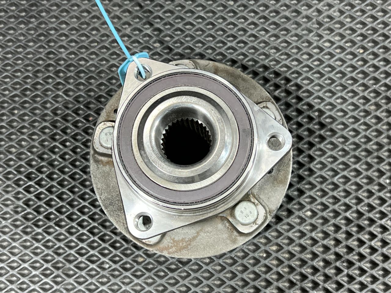 ступица передняя Buick Envista 1 поколение 2024, 1.2 л., бензин, АКПП, внедорожник 5 дв., 13546938 - фото №1