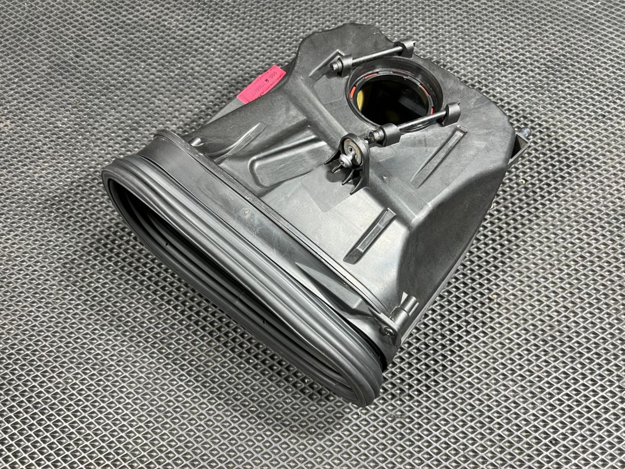 корпус воздушного фильтра Porsche Macan 1 поколение 95B 2015, 3.0 л., MCT.MA, бензин, АКПП, внедорожник 5 дв., 95B128607B - фото №1