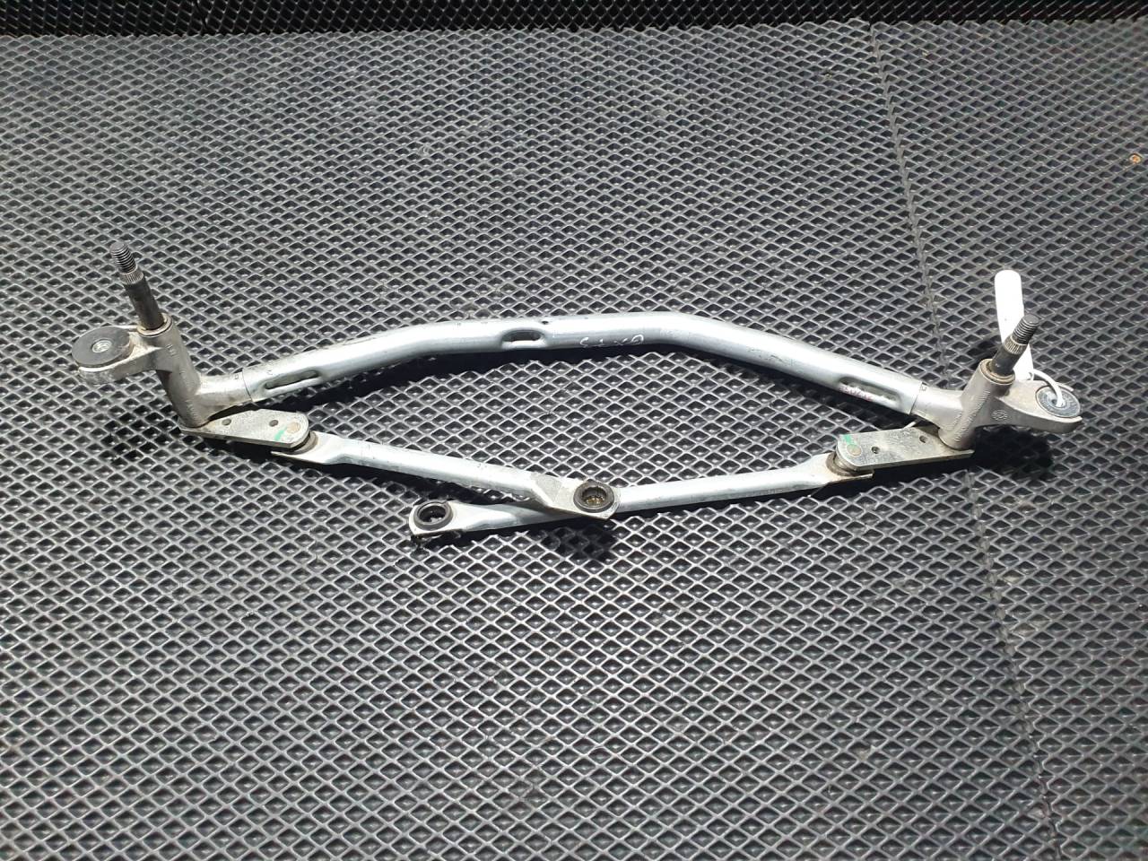 механизм стеклоочистителя (трапеция дворников) Jaguar XE 1 поколение 2016, 3.0 л., бензин, АКПП, седан, T2H23527, GX7317500AB, T2H1168, T2H1169, T2H23528 - фото №1