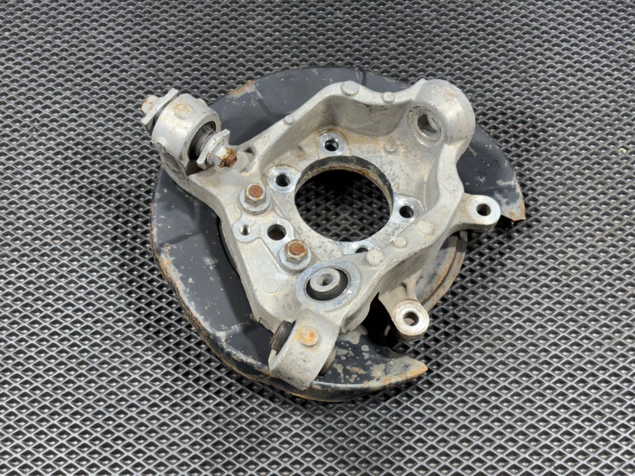 кулак задний левый Infiniti FX35 2 поколение 2012, 3.5 л., VQ35HR, бензин, АКПП, внедорожник 5 дв., 430191CA0A - фото №1