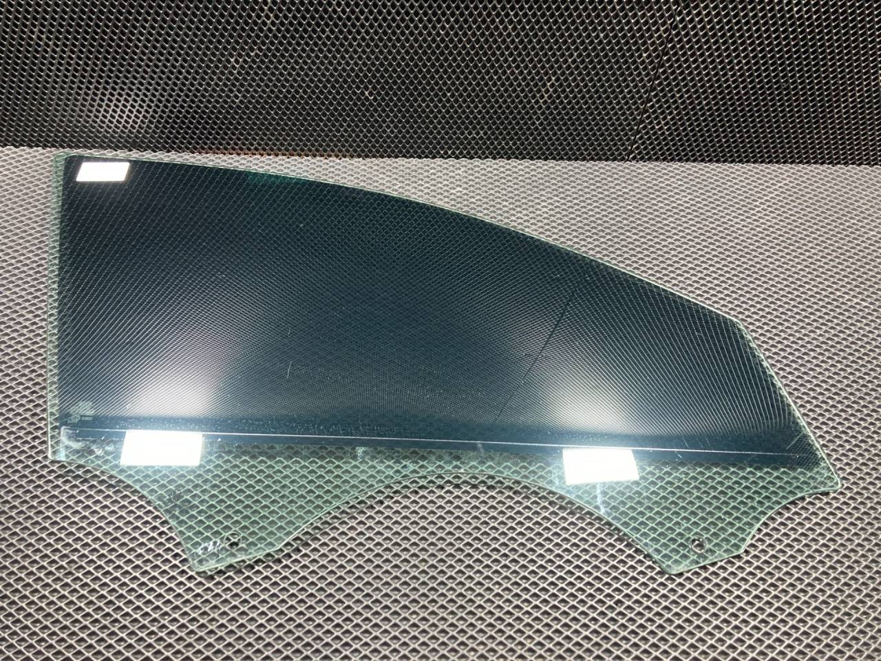 стекло двери передней правой Audi A8 D4/4H 2012, 4.2 л., CDRA, бензин, АКПП, седан, 4H0845202A - фото №1