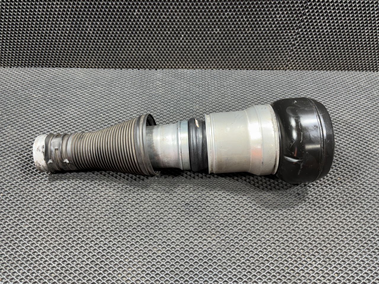 пневмостойка задняя Mercedes-Benz S-Класс W222/C217/A217 2014, 4.0 л., M 278.910, бензин, седан, B4LF1Z007A26, A2223250019 - фото №1