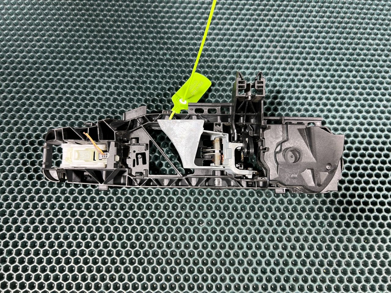 скелет ручки двери передней левой Mercedes-Benz CLA-Класс C118 2023, 2.0 л., бензин, АКПП, седан, A0997601902 - фото №1