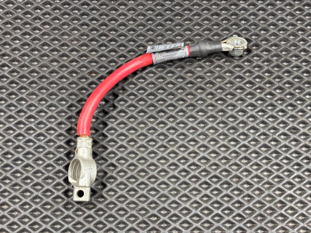 плюсовой провод аккумулятора Mercedes-Benz S-Класс W221 2007, 5.5 л., бензин, АКПП, седан, A2215403110 - фото №1