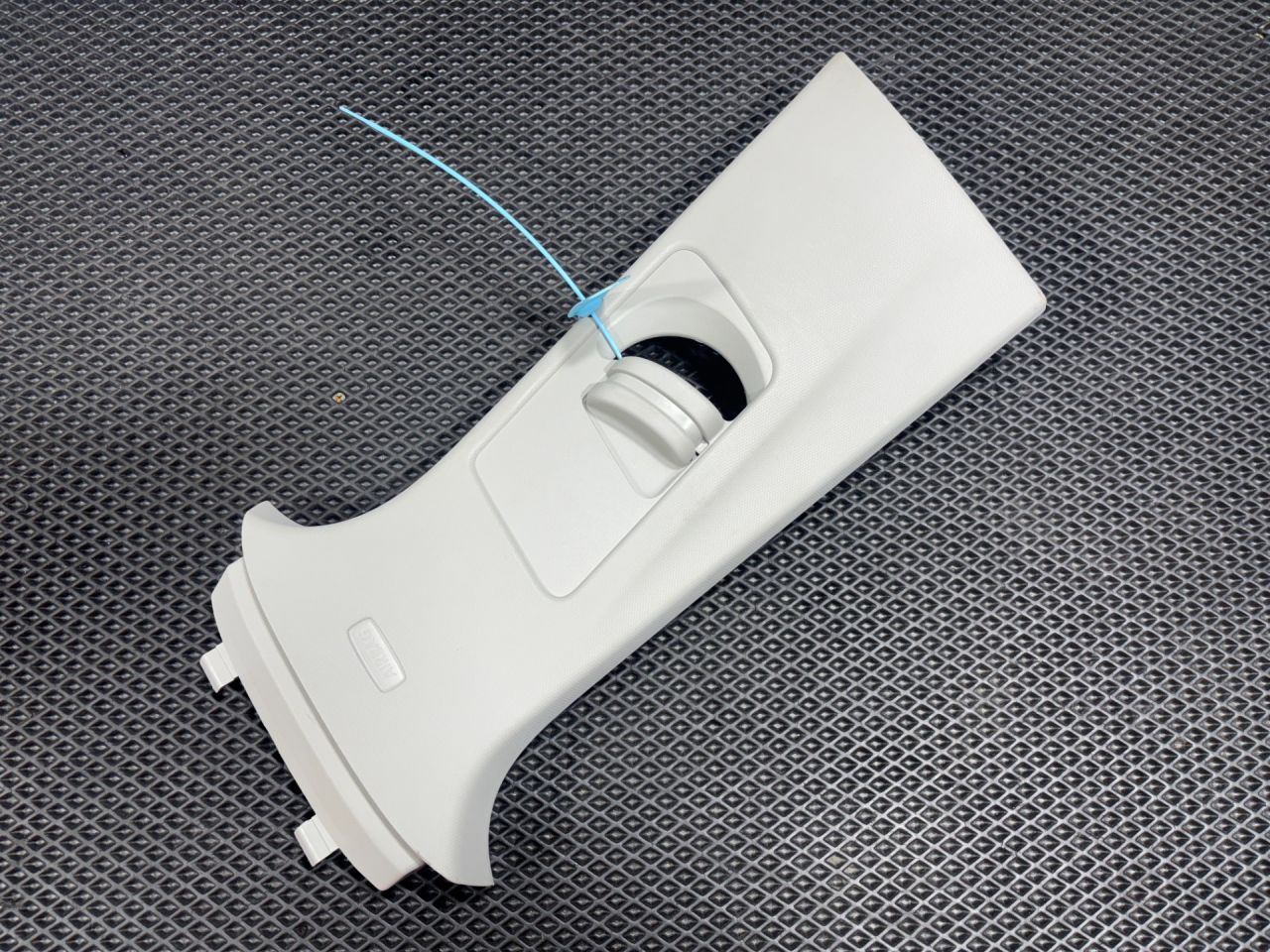 пластик Volkswagen Taos 1 поколение 2021, 1.5 л., DNK, бензин, АКПП, внедорожник 5 дв., 2GJ867243, 2GJ868309 - фото №1