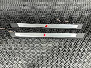 комплект накладок на пороги (внутренние) Audi S4 B9 [рестайлинг] 2021, 3.0 л., CWGD, бензин, АКПП, седан, полный привод, 8W0947418A, 8W0947417A