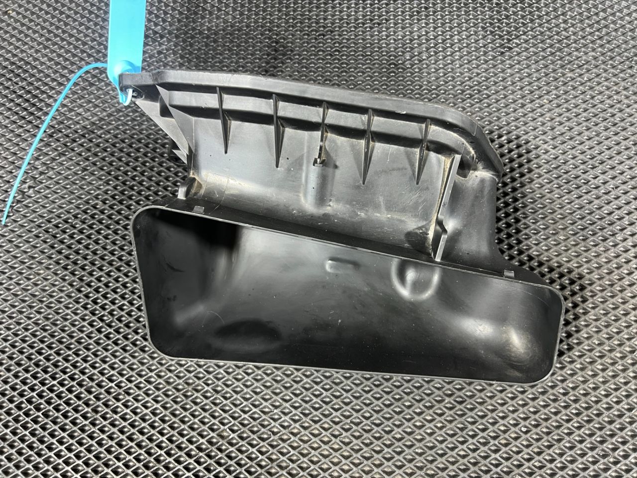 воздухозаборник Audi S8 D4 2013, 4.0 л., CGTA, бензин, АКПП, седан, 4H1819904A - фото №1