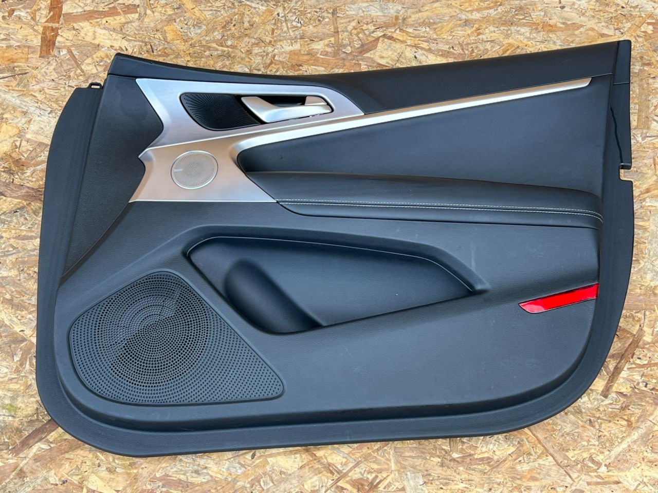 обшивка двери передняя правая Genesis G70 1 поколение 2019, 2.0 л., G4KL, бензин, АКПП, седан - фото №1