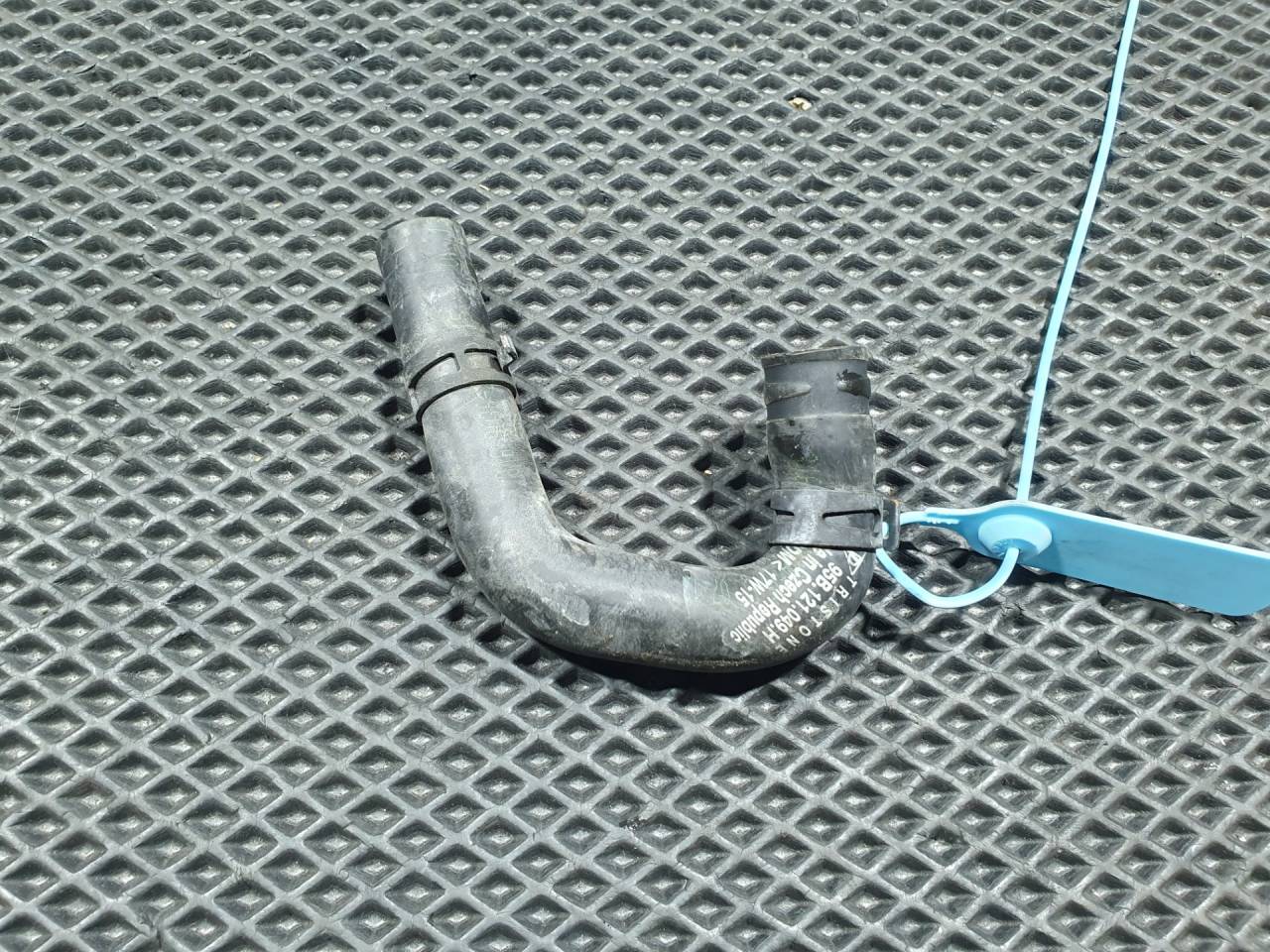 патрубок (трубопровод, шланг) Porsche Macan 1 поколение 2015, 3.0 л., CTM, бензин, АКПП, внедорожник 5 дв., 95B121049H - фото №1