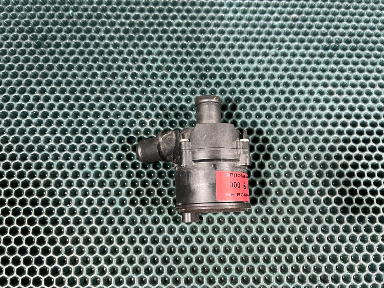 насос антифриза дополнительный Jaguar F-Pace 1 поколение 2018, 2.0 л., бензин, АКПП, DX2318D474AC, LR049317, T2H2556, 0392023249 - фото №1