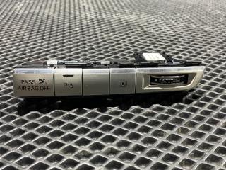 Кнопка парктроника Audi A8 D4 [рестайлинг] 2016, 3.0 л., CREC, бензин, АКПП, седан, 4H0820911C, 4H1959674DM