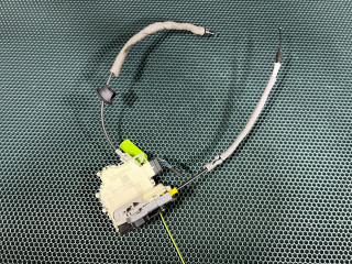 замок двери передней правой Porsche Macan 1 поколение 2018, 3.0 л., MCT.MA, бензин, АКПП, внедорожник 5 дв., 8J1837016F, JA68J1837016F